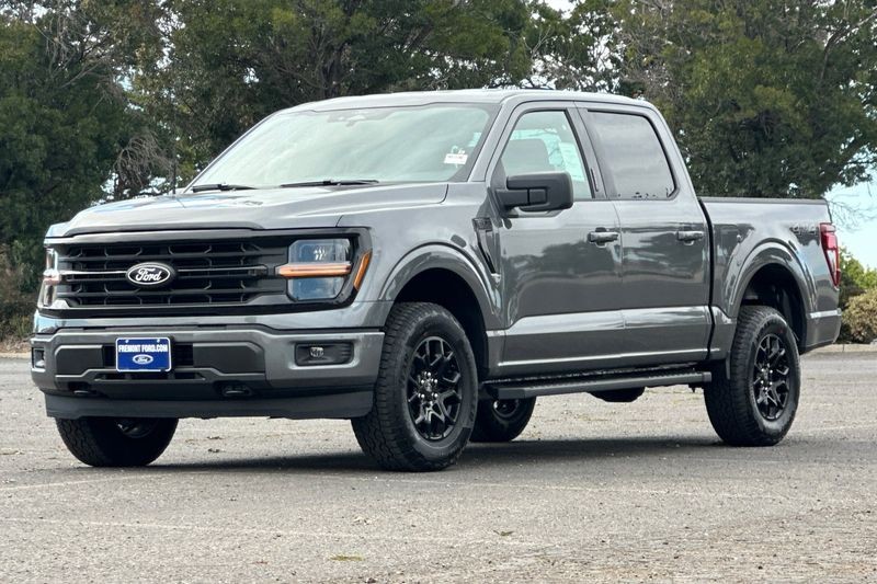 Ford F-150 Vehicle Full-screen Gallery Image 07