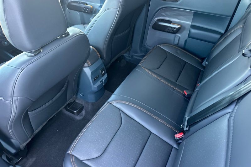 Ford Maverick Vehicle Full-screen Gallery Image 12