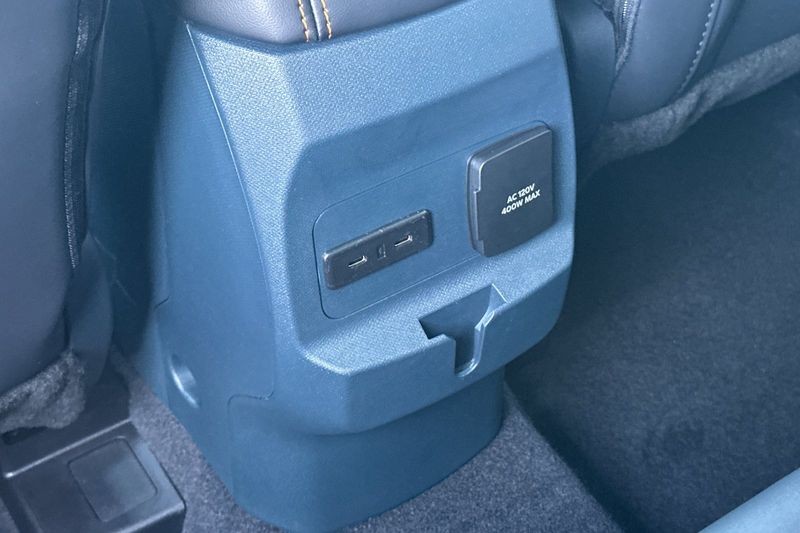 Ford Maverick Vehicle Full-screen Gallery Image 13