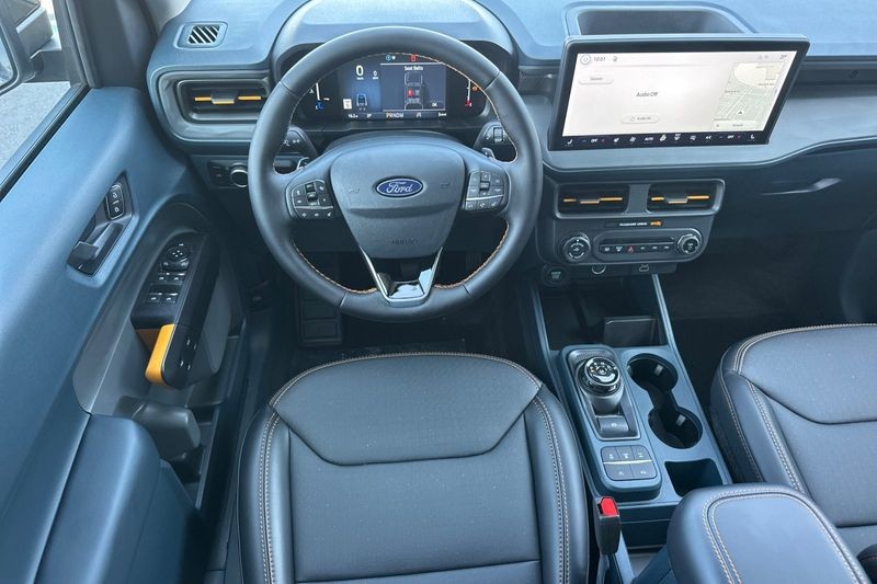 Ford Maverick Vehicle Full-screen Gallery Image 15