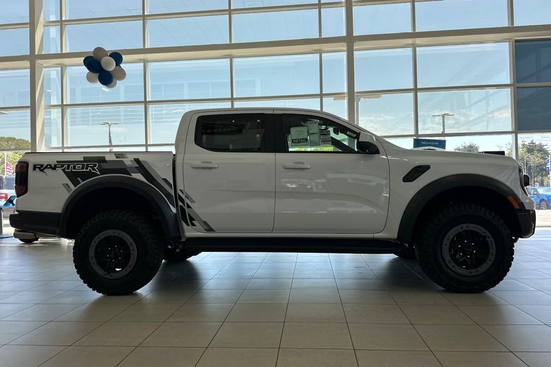 Ford Ranger Vehicle Full-screen Gallery Image 02
