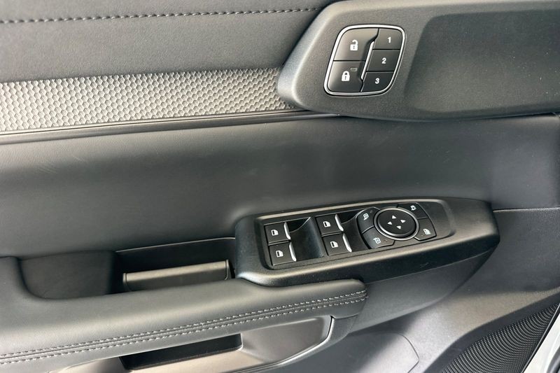 Ford Ranger Vehicle Full-screen Gallery Image 10