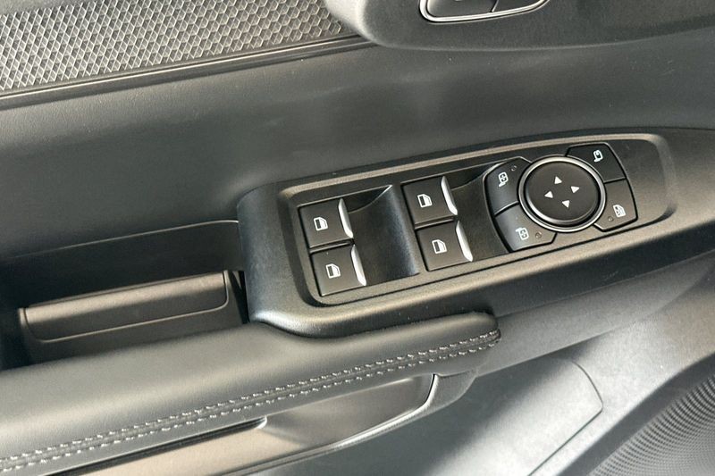 Ford Ranger Vehicle Full-screen Gallery Image 11