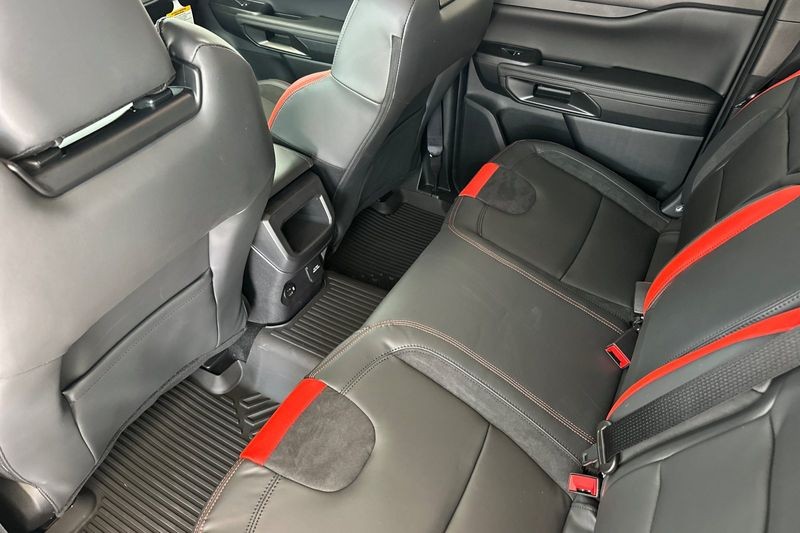 Ford Ranger Vehicle Full-screen Gallery Image 12
