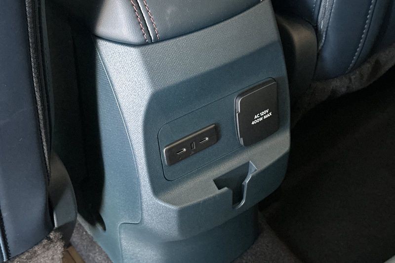 Ford Maverick Vehicle Full-screen Gallery Image 13