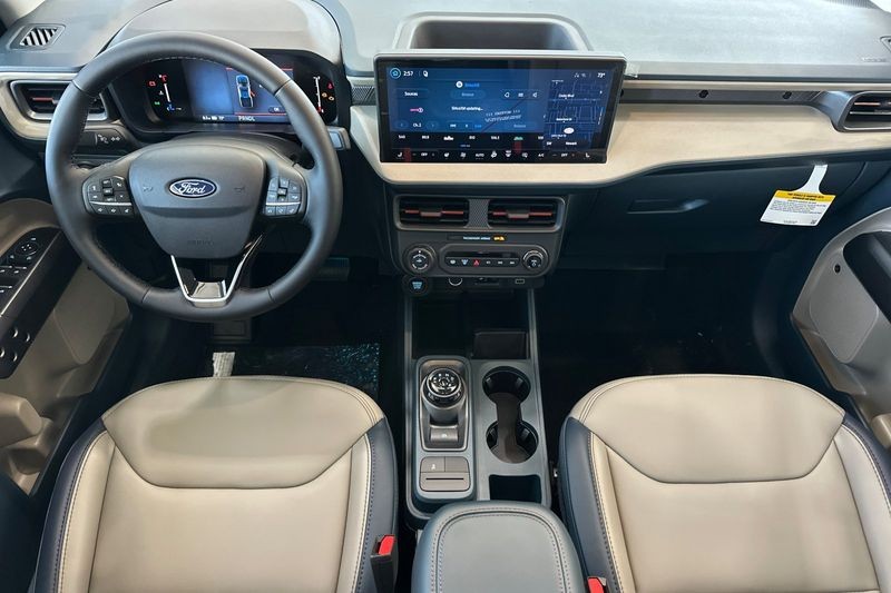 Ford Maverick Vehicle Full-screen Gallery Image 14