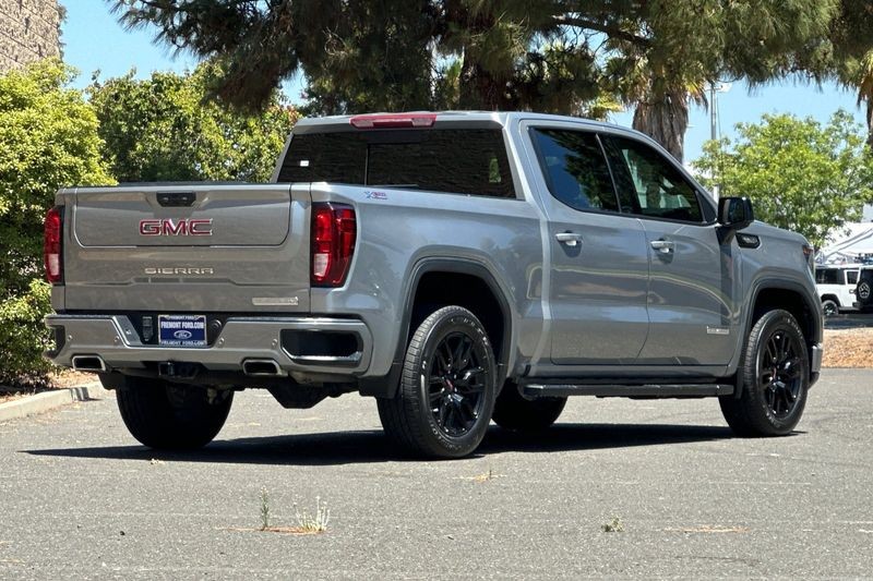 GMC Sierra 1500 Vehicle Full-screen Gallery Image 03