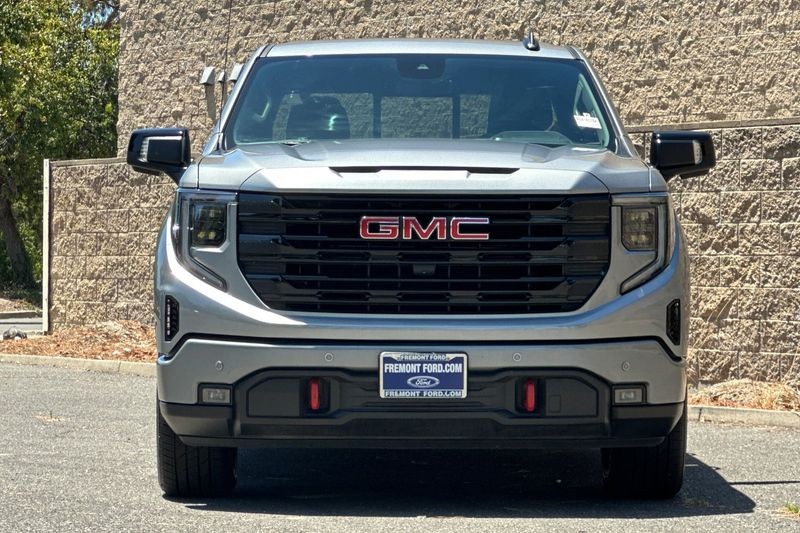 GMC Sierra 1500 Vehicle Full-screen Gallery Image 09