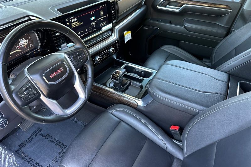 GMC Sierra 1500 Vehicle Full-screen Gallery Image 10