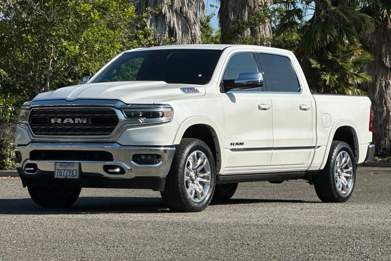 Ram 1500 Vehicle Full-screen Gallery Image 08