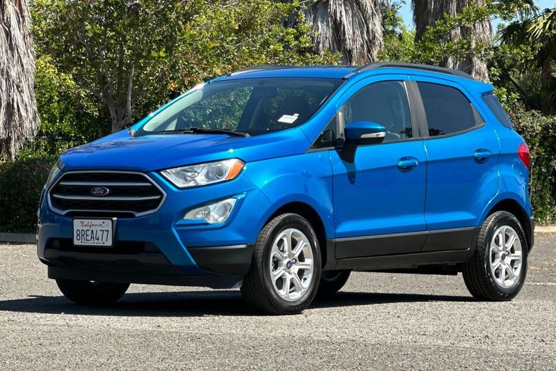 Ford EcoSport Vehicle Full-screen Gallery Image 08