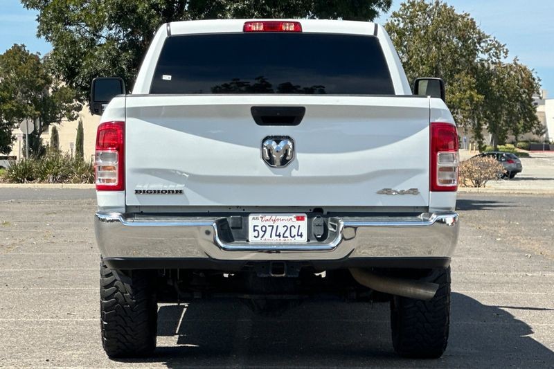 Ram 2500 Vehicle Full-screen Gallery Image 04