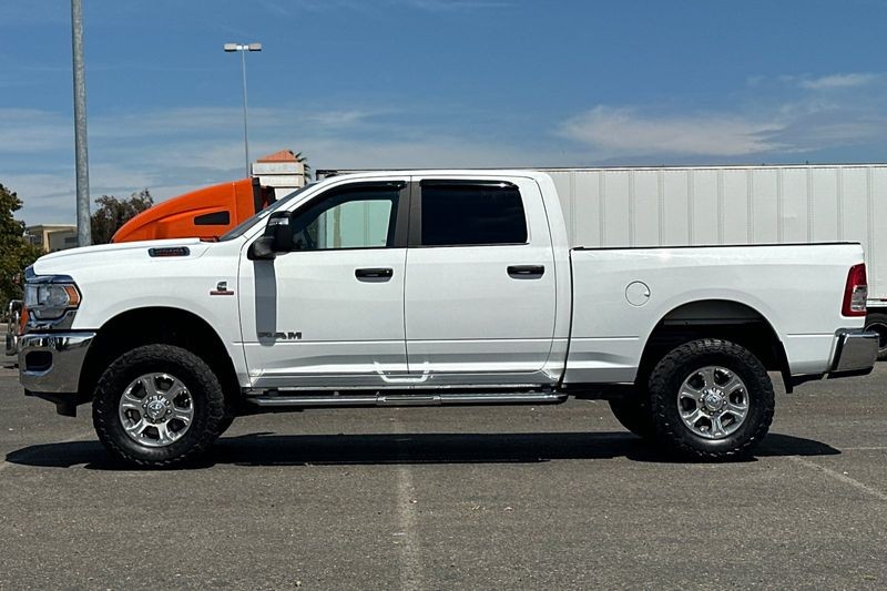 Ram 2500 Vehicle Full-screen Gallery Image 07