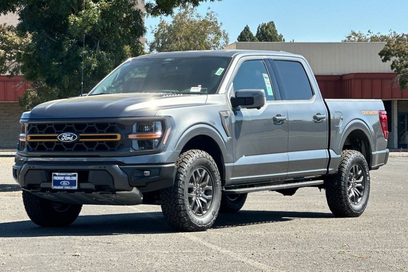 Ford F-150 Vehicle Full-screen Gallery Image 07