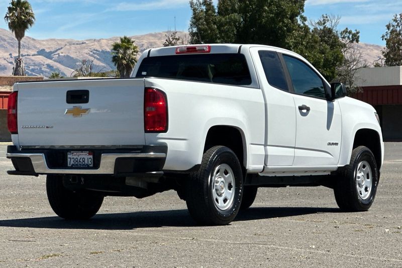 Chevrolet Colorado Vehicle Full-screen Gallery Image 03