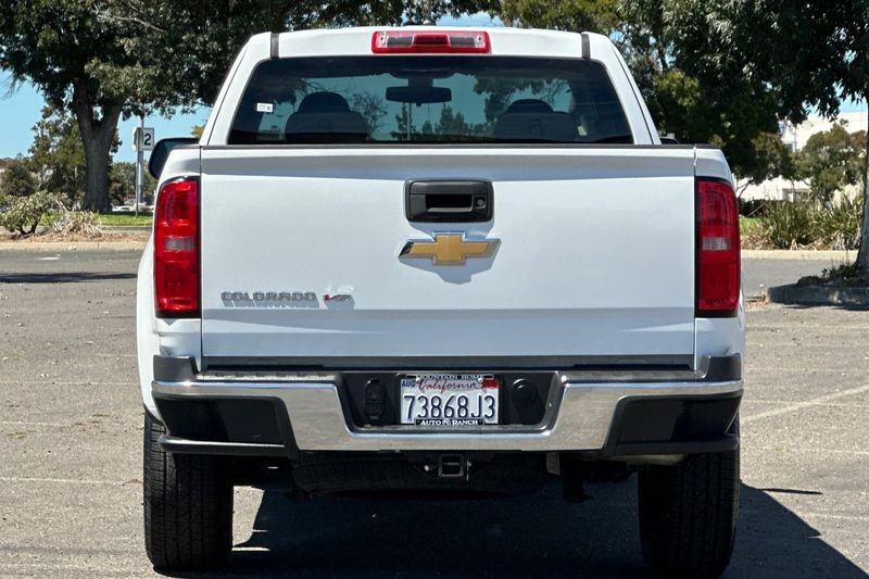 Chevrolet Colorado Vehicle Full-screen Gallery Image 04