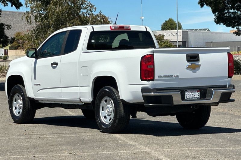 Chevrolet Colorado Vehicle Full-screen Gallery Image 05