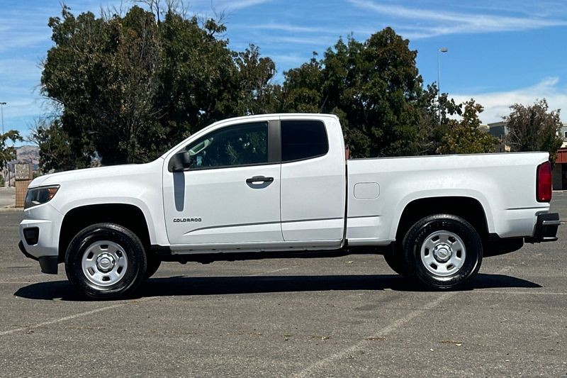 Chevrolet Colorado Vehicle Full-screen Gallery Image 07