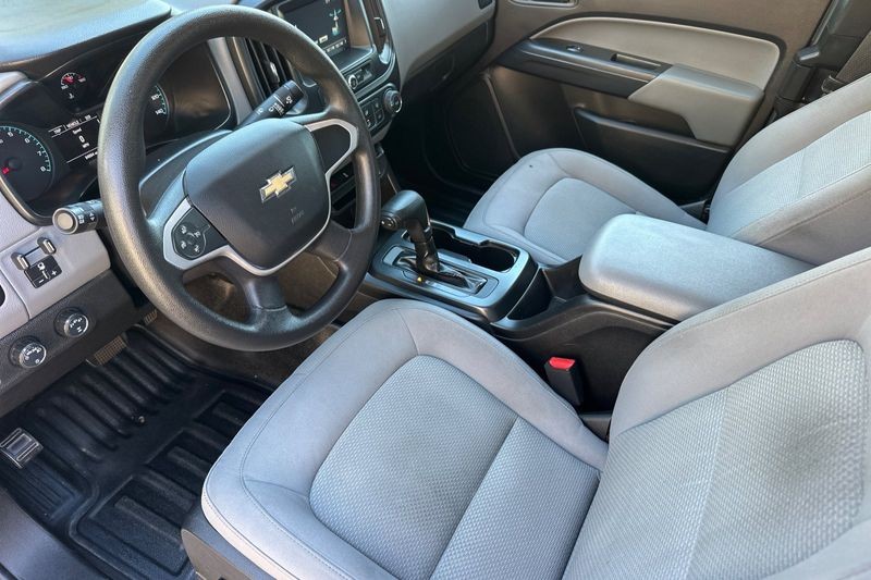 Chevrolet Colorado Vehicle Full-screen Gallery Image 10
