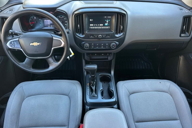 Chevrolet Colorado Vehicle Full-screen Gallery Image 15