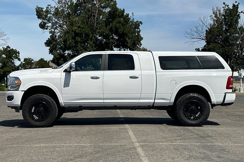 Ram 2500 Vehicle Full-screen Gallery Image 07