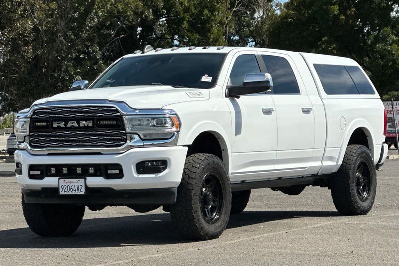 Ram 2500 Vehicle Full-screen Gallery Image 08