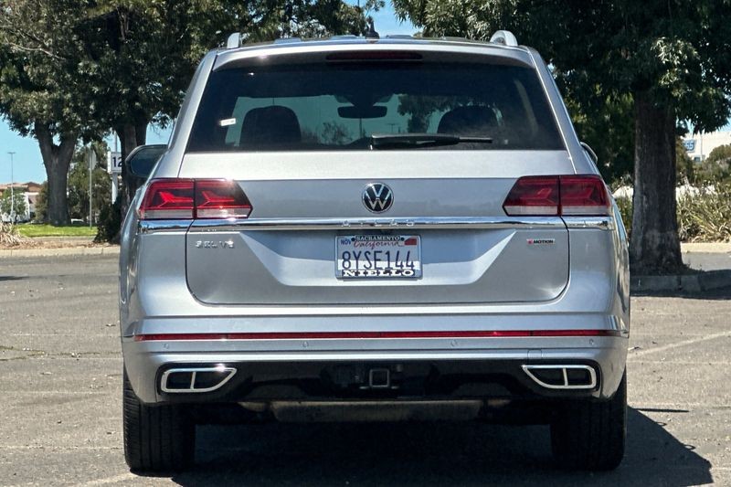 Volkswagen Atlas Vehicle Full-screen Gallery Image 04