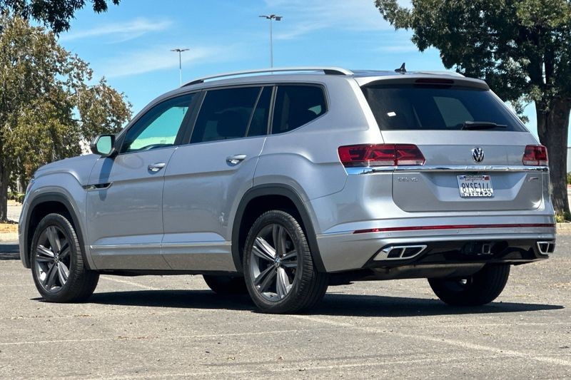 Volkswagen Atlas Vehicle Full-screen Gallery Image 05