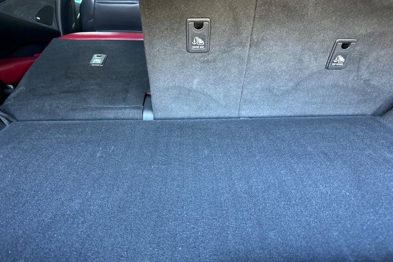 Lexus RX Vehicle Full-screen Gallery Image 13