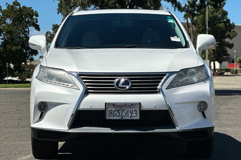 Lexus RX Vehicle Full-screen Gallery Image 08