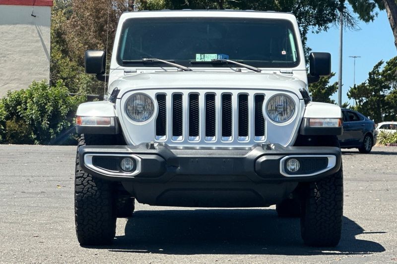 Jeep Wrangler Vehicle Full-screen Gallery Image 09