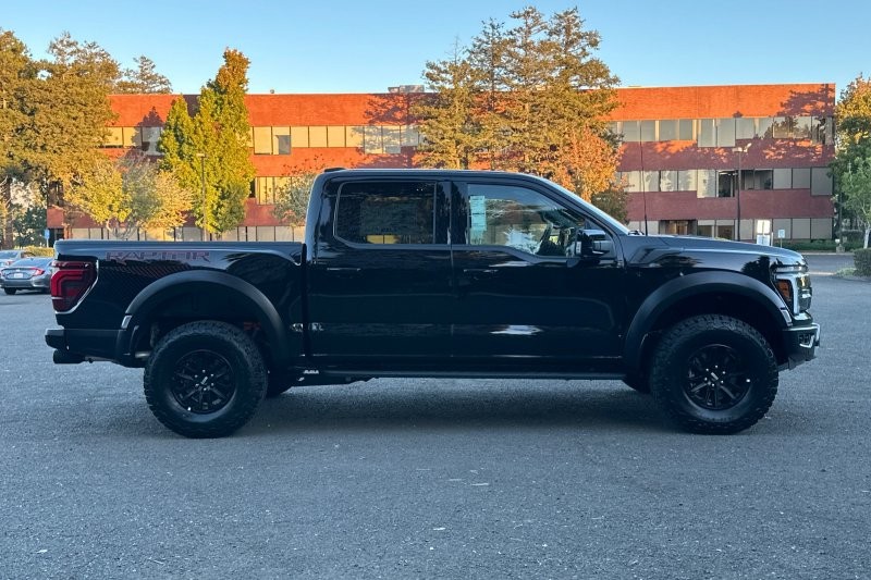 Ford F-150 Vehicle Full-screen Gallery Image 02