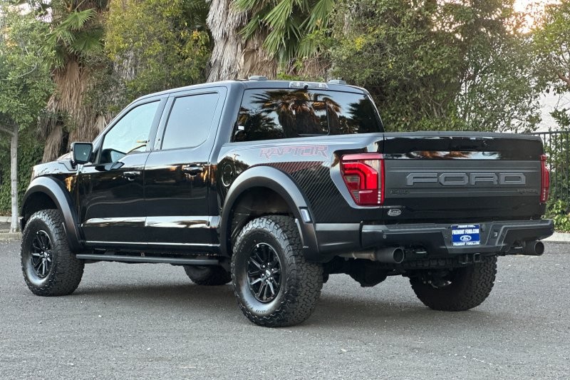 Ford F-150 Vehicle Full-screen Gallery Image 05