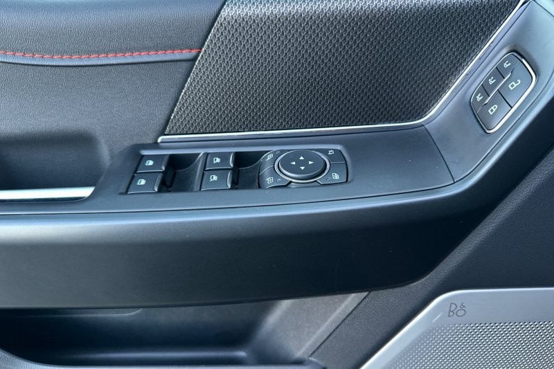 Ford F-150 Vehicle Full-screen Gallery Image 10