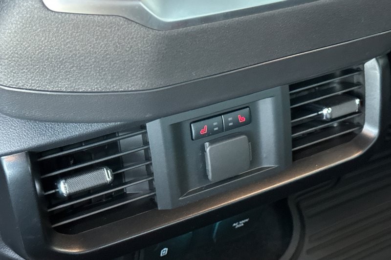 Ford F-150 Vehicle Full-screen Gallery Image 13