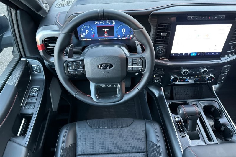 Ford F-150 Vehicle Full-screen Gallery Image 15