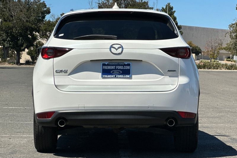 Mazda CX-5 Vehicle Full-screen Gallery Image 04