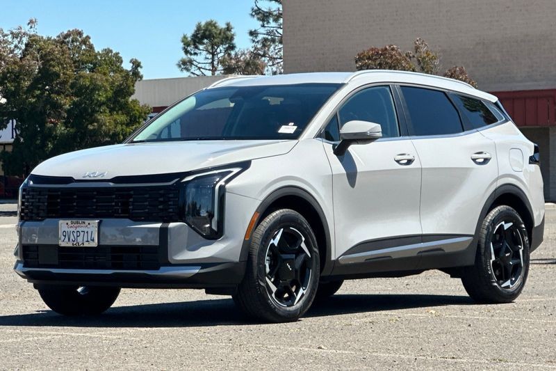 Kia Sportage Hybrid Vehicle Full-screen Gallery Image 08
