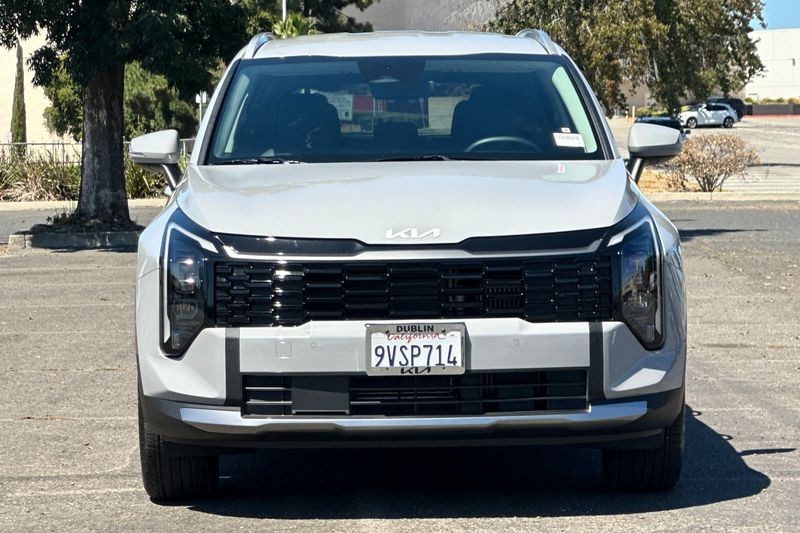 Kia Sportage Hybrid Vehicle Full-screen Gallery Image 09