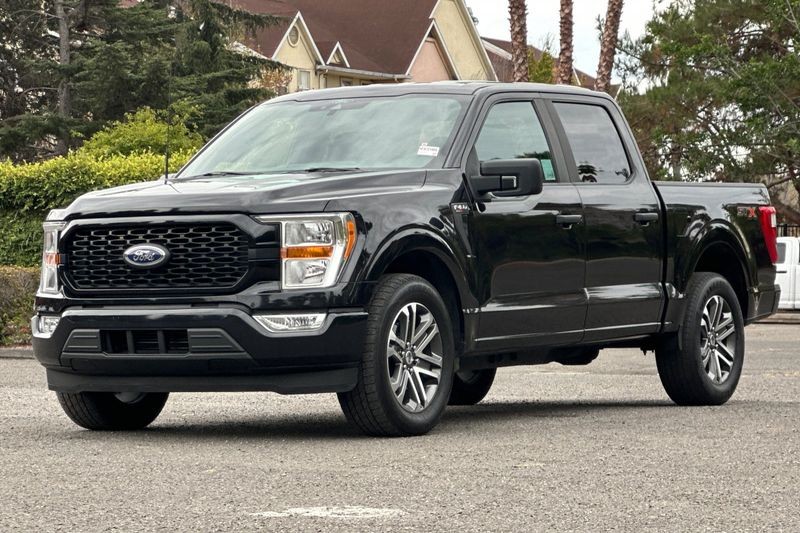 Ford F-150 Vehicle Full-screen Gallery Image 08