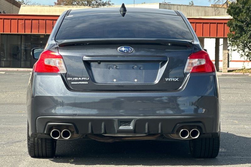 Subaru WRX Vehicle Full-screen Gallery Image 04