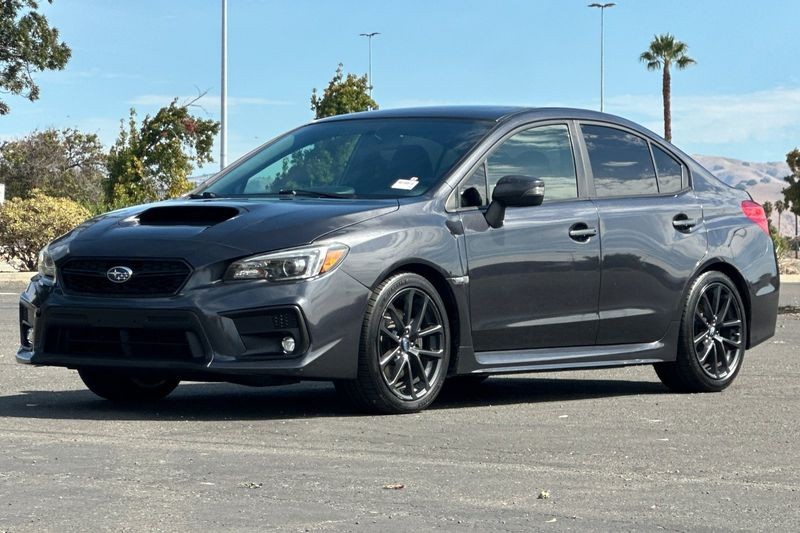 Subaru WRX Vehicle Full-screen Gallery Image 08