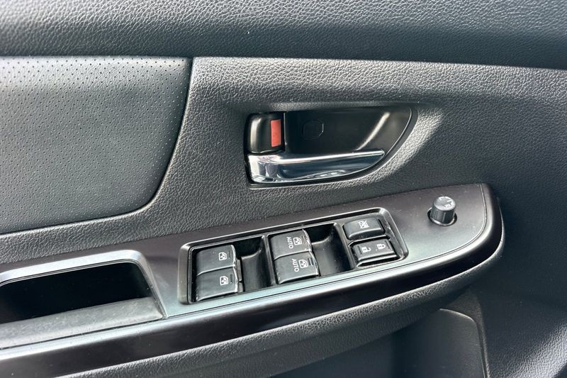 Subaru WRX Vehicle Full-screen Gallery Image 11