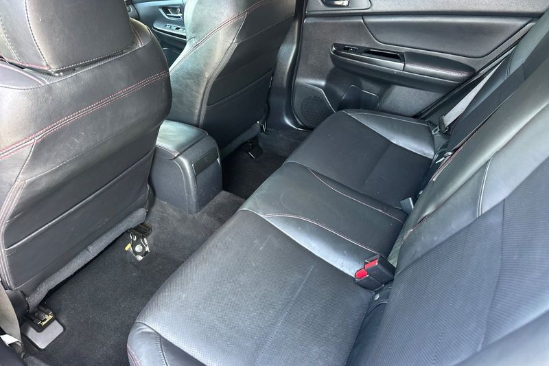 Subaru WRX Vehicle Full-screen Gallery Image 14
