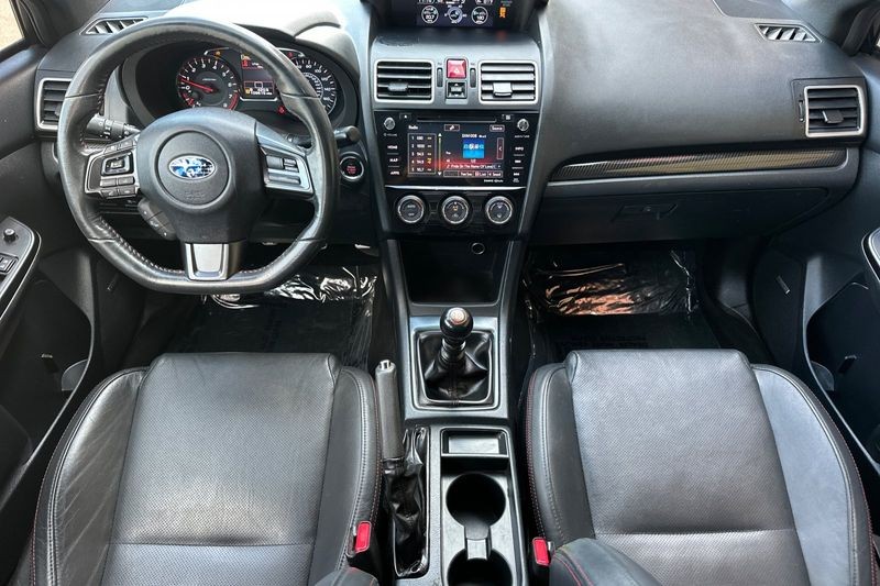 Subaru WRX Vehicle Full-screen Gallery Image 15