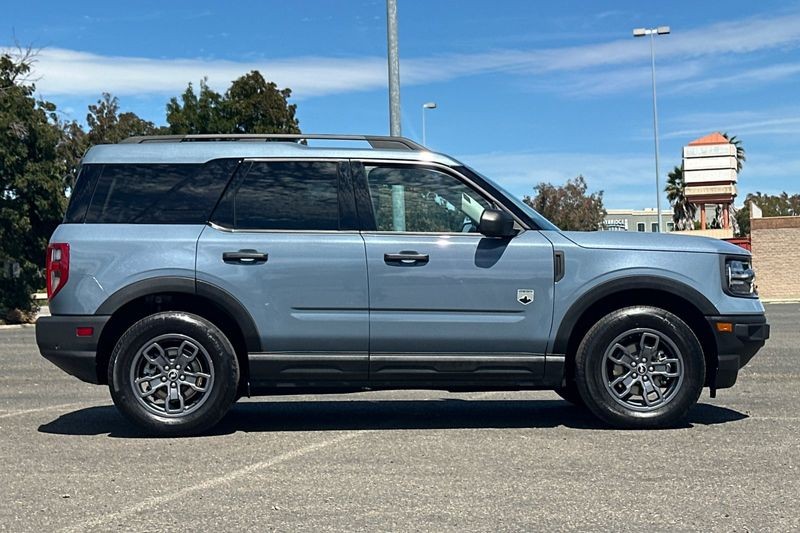 Ford Bronco Sport Vehicle Full-screen Gallery Image 02