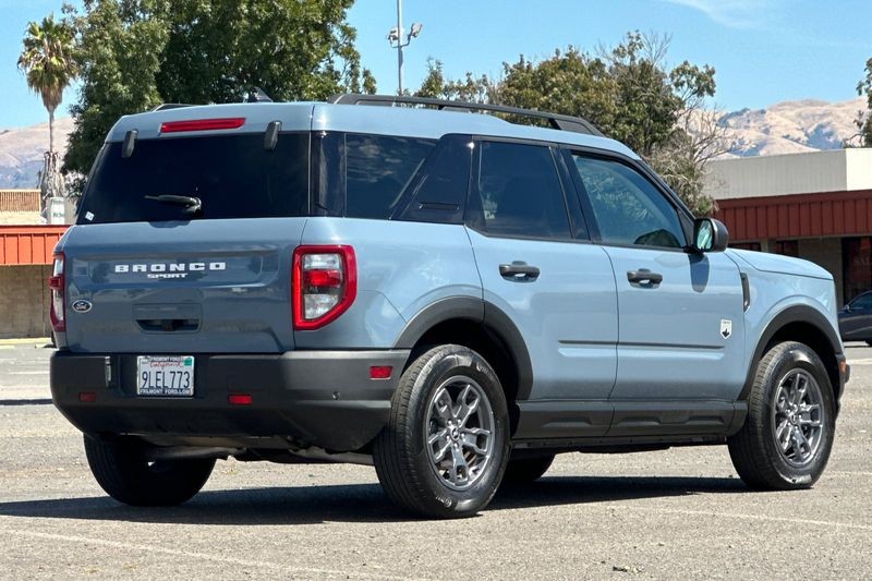 Ford Bronco Sport Vehicle Full-screen Gallery Image 03