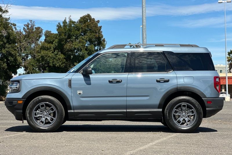 Ford Bronco Sport Vehicle Full-screen Gallery Image 07