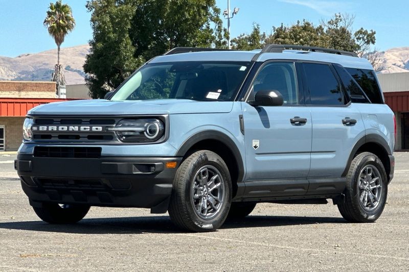 Ford Bronco Sport Vehicle Full-screen Gallery Image 08