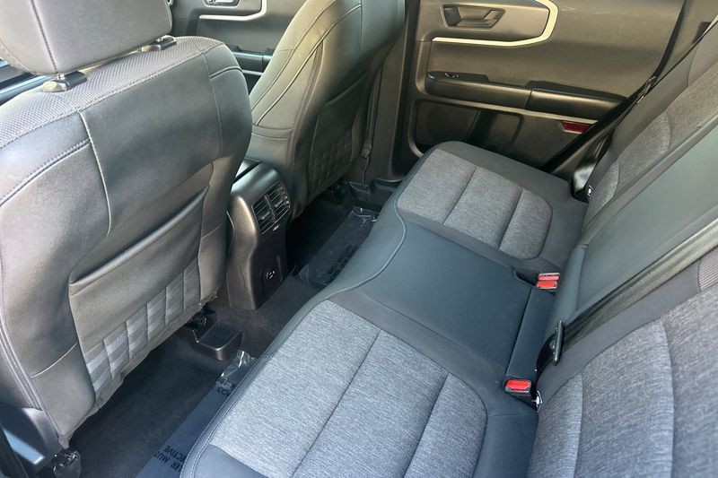 Ford Bronco Sport Vehicle Full-screen Gallery Image 14